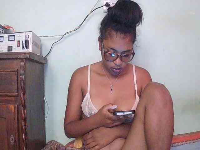 TriciaBella webcam