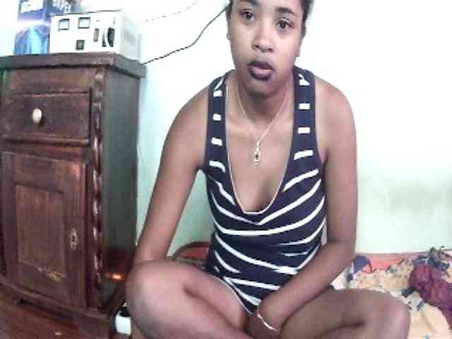 TriciaBella webcam