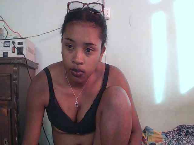 TriciaBella webcam