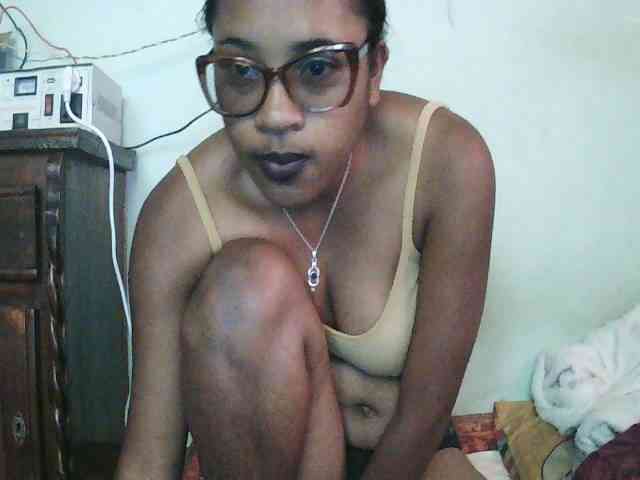 TriciaBella webcam