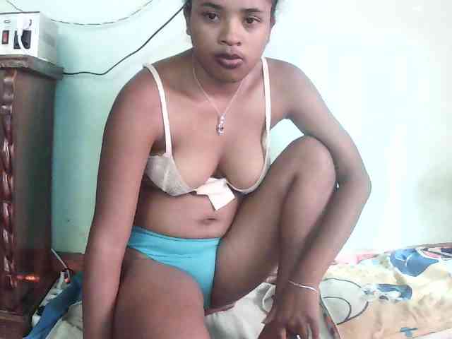 TriciaBella webcam