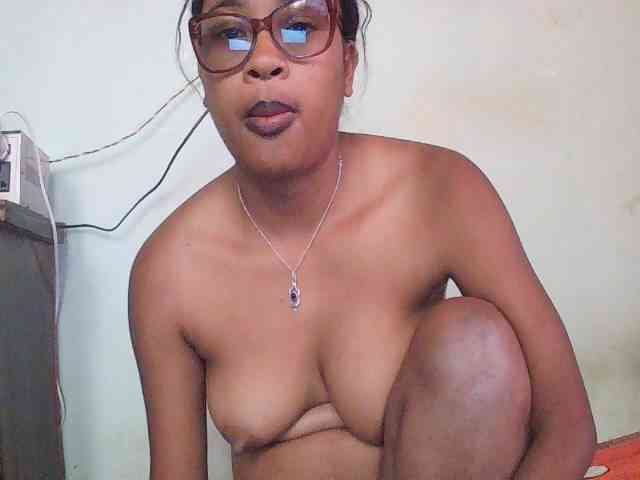 Modèle: TriciaBella