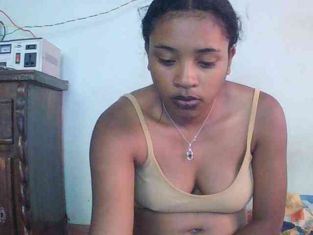 TriciaBella webcam