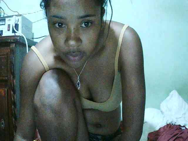 TriciaBella webcam
