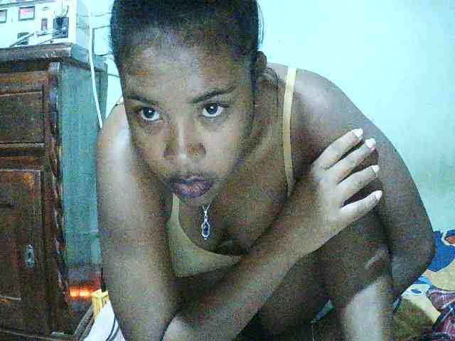 TriciaBella webcam