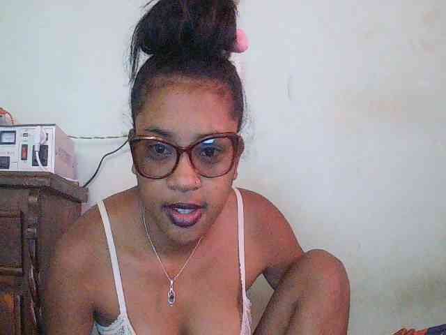 TriciaBella webcam