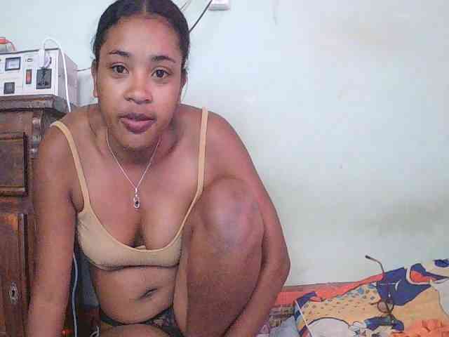 TriciaBella webcam