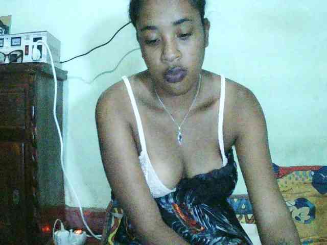 TriciaBella webcam