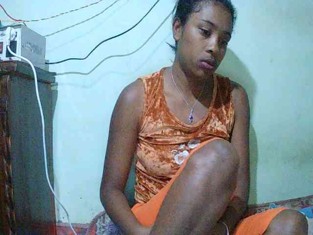 TriciaBella webcam