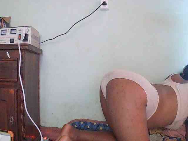 TriciaBella webcam