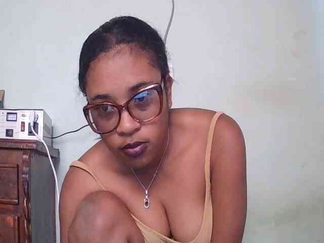 TriciaBella webcam