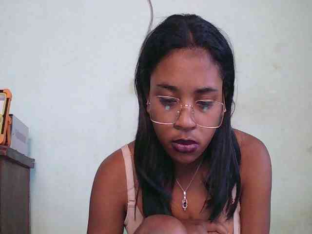 TriciaBella webcam