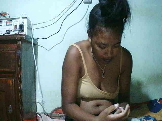 TriciaBella webcam