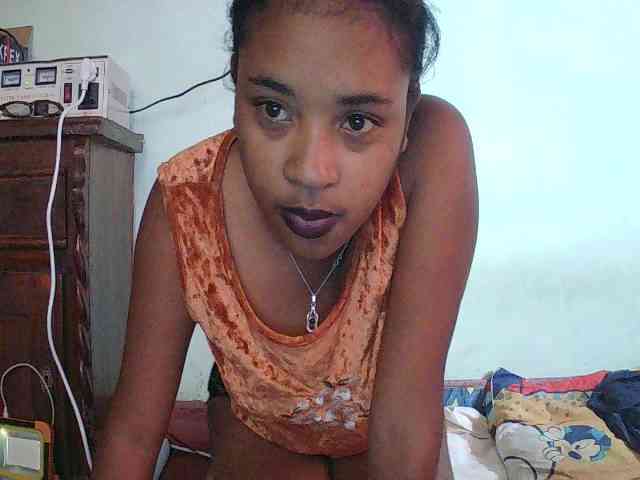 TriciaBella webcam