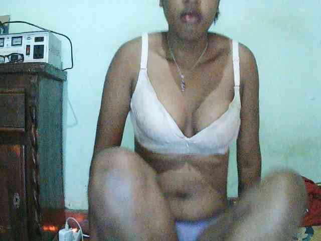 TriciaBella webcam