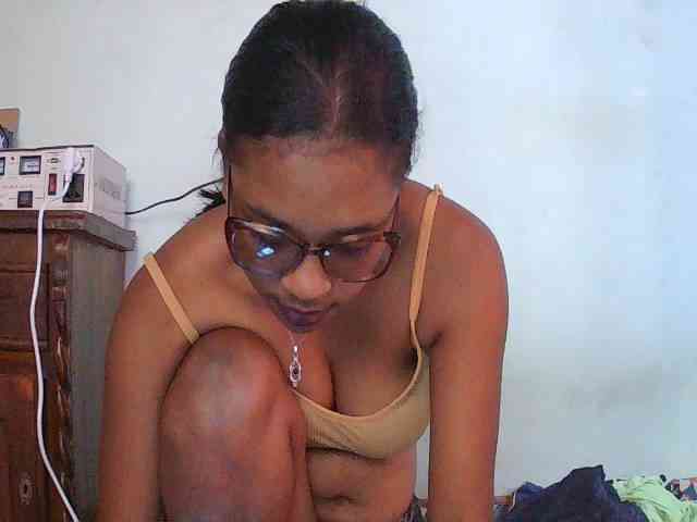 TriciaBella webcam