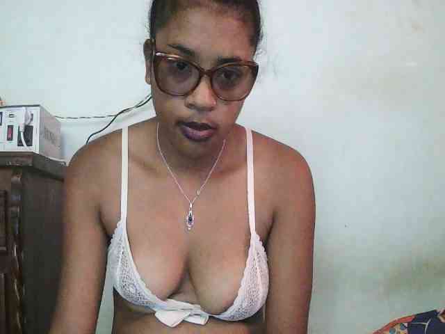 TriciaBella webcam