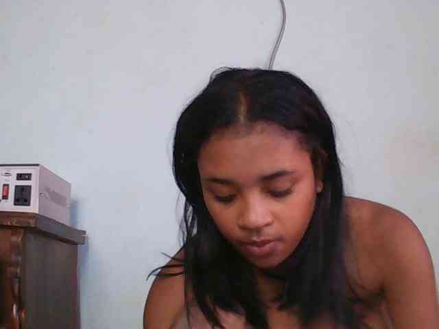 TriciaBella webcam