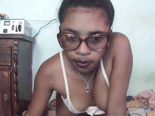 TriciaBella webcam