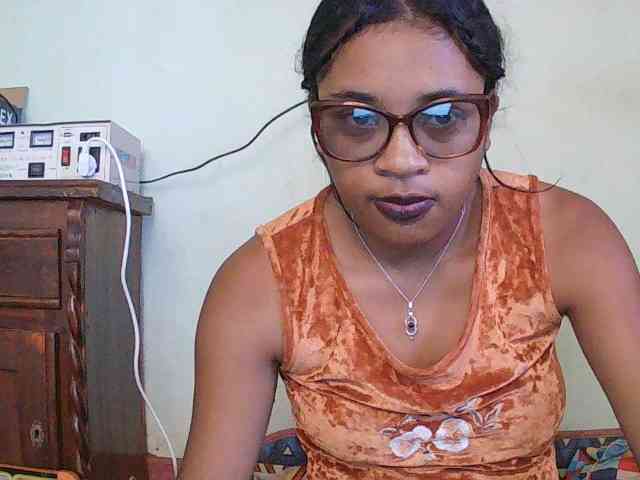 TriciaBella webcam