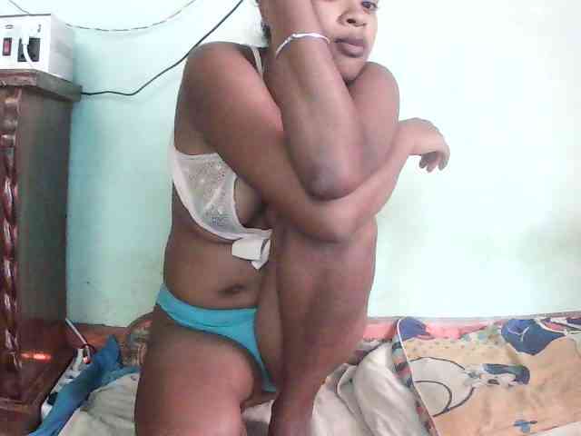 TriciaBella webcam
