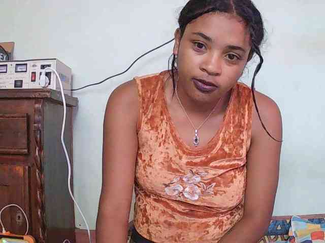 TriciaBella webcam