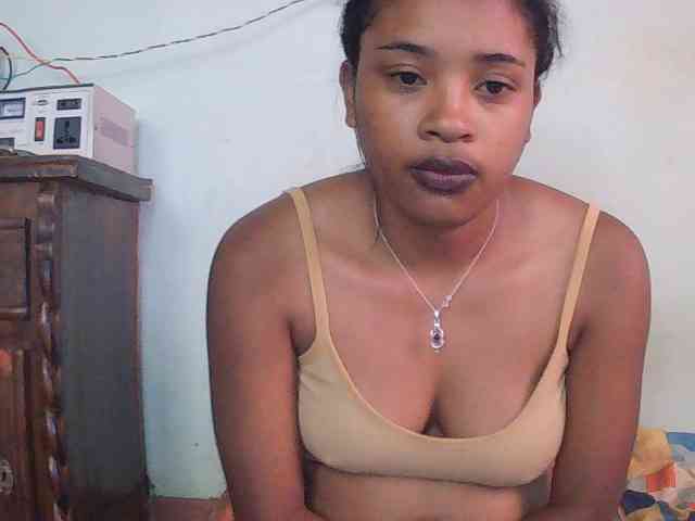 TriciaBella webcam