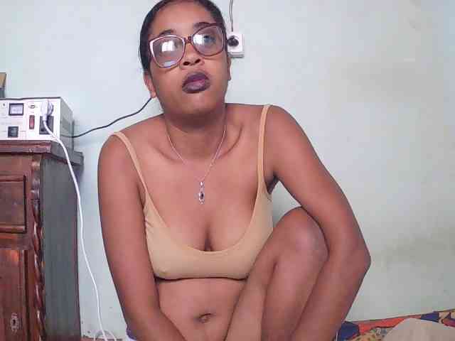 TriciaBella webcam