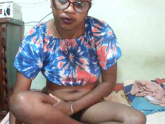 TriciaBella webcam