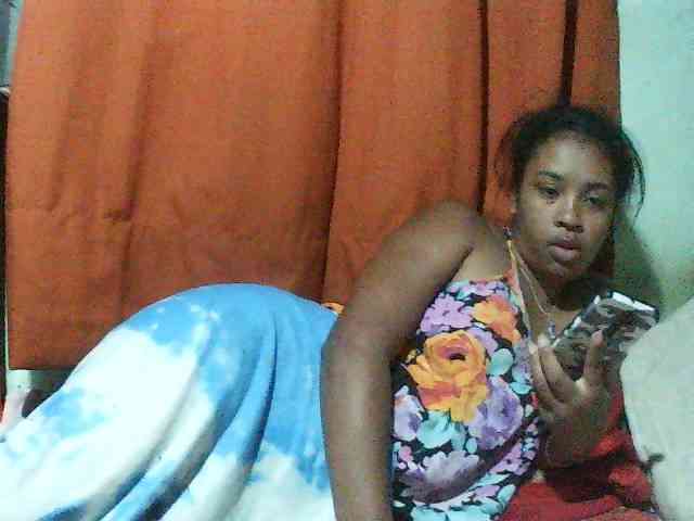 TriciaBella webcam