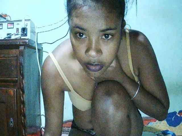 TriciaBella webcam