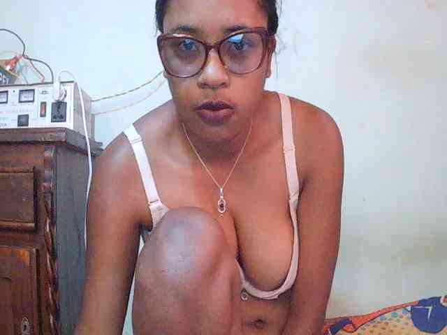 TriciaBella webcam