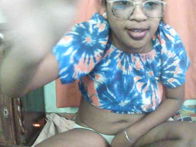 TriciaBella webcam