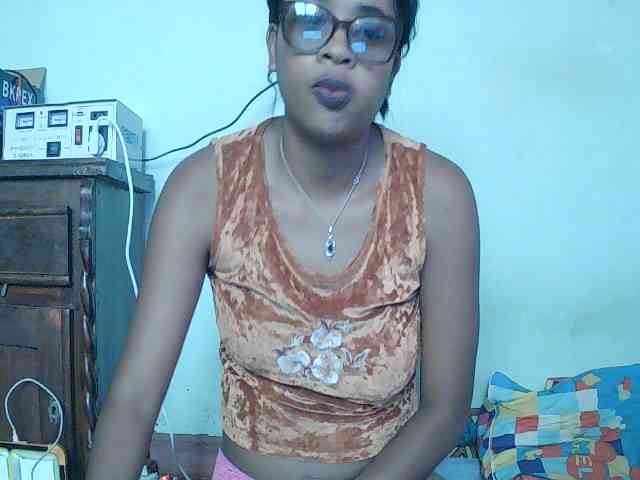 TriciaBella webcam