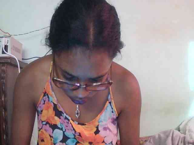 TriciaBella webcam