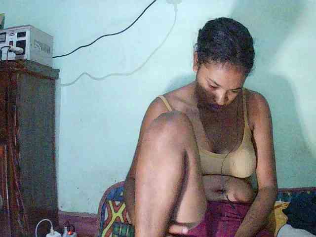 TriciaBella webcam