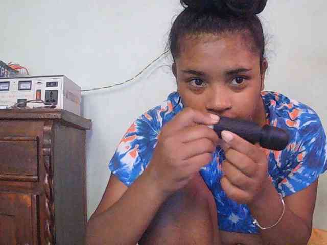 TriciaBella webcam