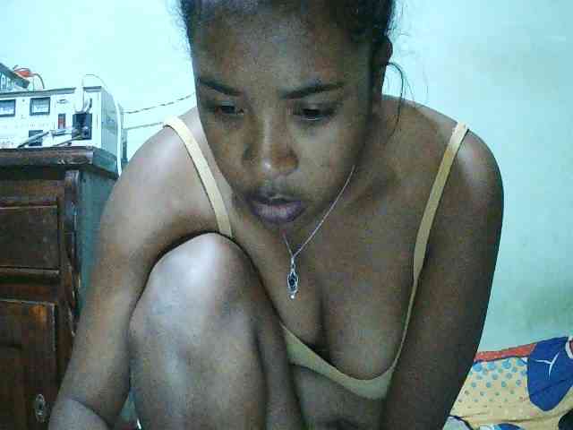 TriciaBella webcam