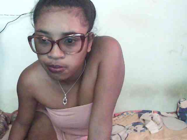 TriciaBella webcam