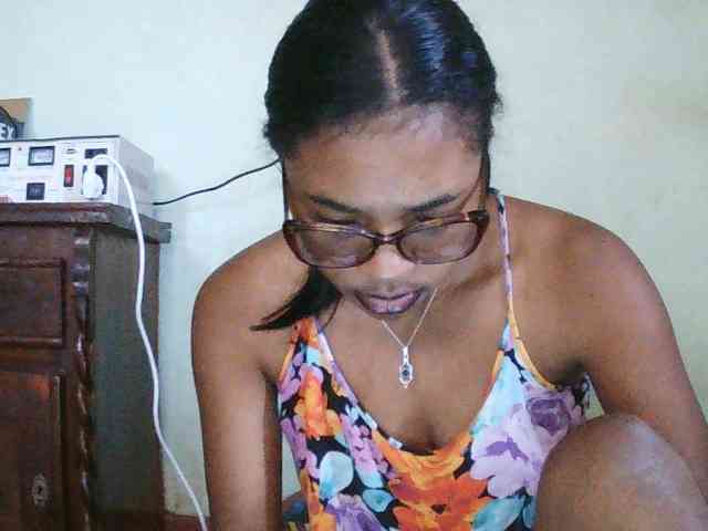 TriciaBella webcam