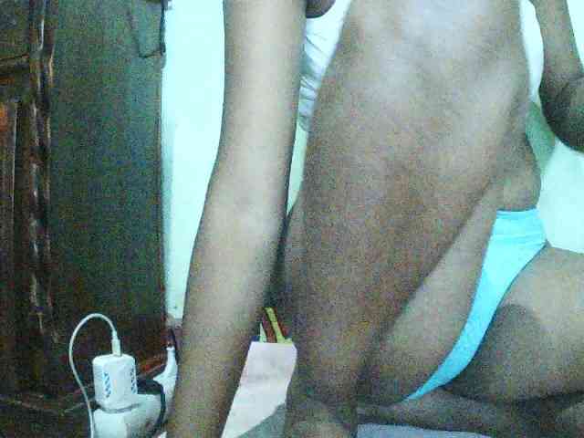 TriciaBella webcam