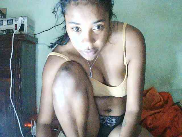 TriciaBella webcam