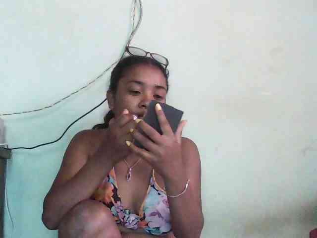 TriciaBella webcam