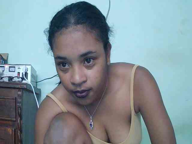 TriciaBella webcam