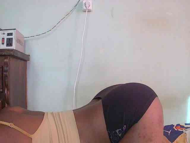 TriciaBella webcam