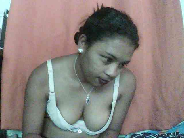 Model: TriciaBella
