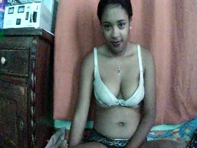 TriciaBella webcam