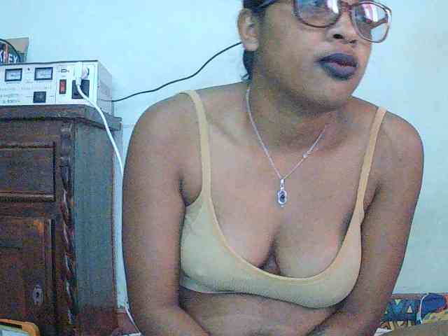 Modèle: TriciaBella