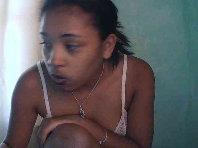 TriciaBella webcam