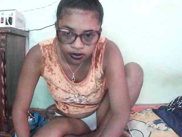 TriciaBella webcam